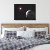 暗い星の周りを回る氷と岩の惑星 キャンバスプリント (インサイチュ (寝室))