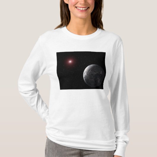 暗い星の周りを回る氷と岩の惑星 Tシャツ (正面)