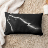 暗い枕のオオカミ ランバークッション (ブランケット)