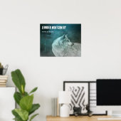 暗い森の中で美しい灰色の狼 ポスター (ホームオフィス)