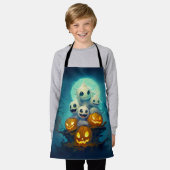 暗い森の中の小さなブー幽霊ハロウィーン エプロン (着用した状態)