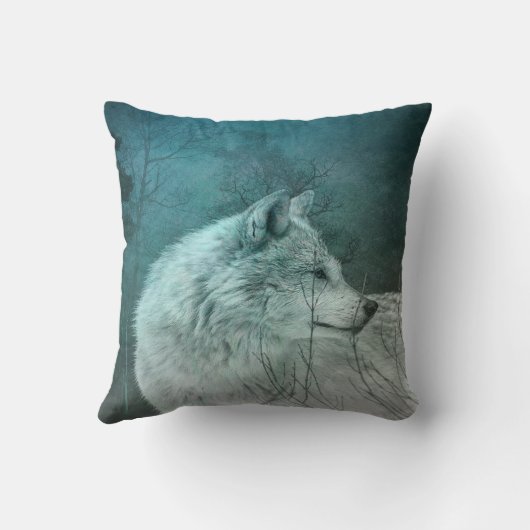 暗い森の中の美しい灰色の狼 クッション (裏面)