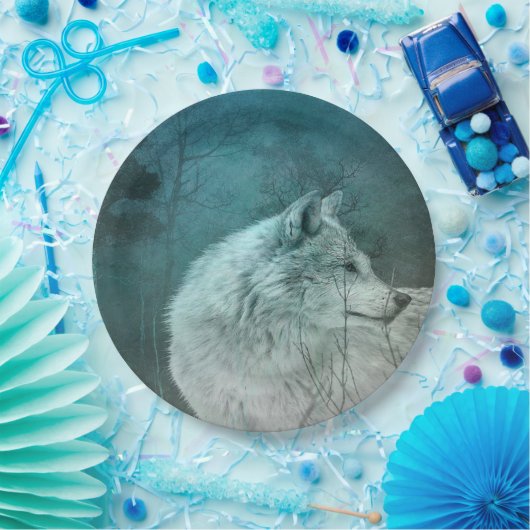 暗い森の中の美しい灰色の狼 ペーパープレート (パーティー)