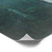 暗い森の中の美しい灰色の狼 ポスター (角)