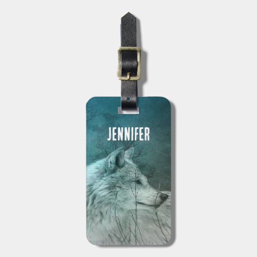 暗い森の中の美しい灰色の狼 ラゲッジタグ (正面縦)