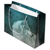 暗い森の中の美しい灰色の狼 ラージペーパーバッグ (正面アングル)