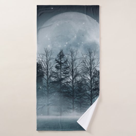 暗い森。木々の暗い暗いシーン、大きモーい バスタオル (バスタオル)