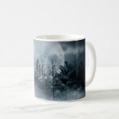 暗い森。木が大きく、暗い暗いシーンモー コーヒーマグカップ (正面右)