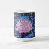 暗い水の中の蓮 コーヒーマグカップ (中央)