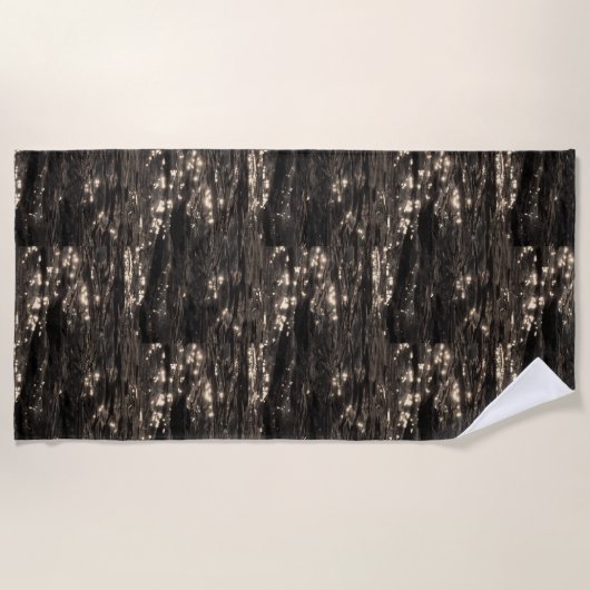暗い水の月明かりの反射ブラック ビーチタオル (正面)