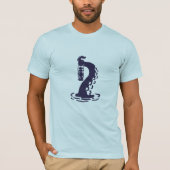 暗い海のモンスターの触手でランタンを保持 – ゴシック Tシャツ (正面)