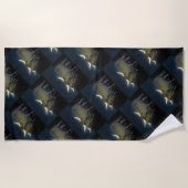 暗い白熱［赤熱］光を放つビーチタオルで高地の牛 ビーチタオル (正面)