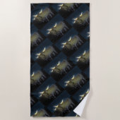 暗い白熱［赤熱］光を放つビーチタオルで高地の牛 ビーチタオル (正面)