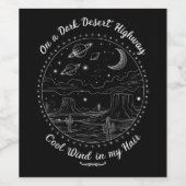 暗い砂漠のハイウェイ旅行マウンテンキャンプで ワインラベル (シングルラベル)