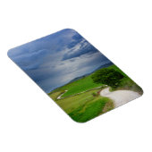 暗い空の下の曲がりくねった道 マグネット (右側)