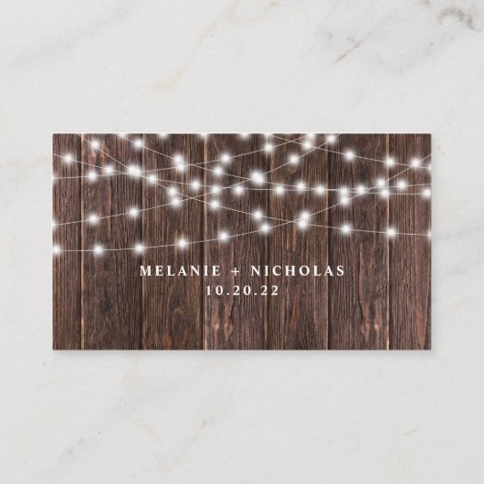 暗い素朴木材とライトの結婚式のレセプション エンクロージャーカード (裏面)