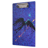 暗い翼のある姿飛んでいるが宇宙の向こうに クリップボード (左)