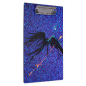 暗い翼のある姿飛んでいるが宇宙の向こうに クリップボード (右)