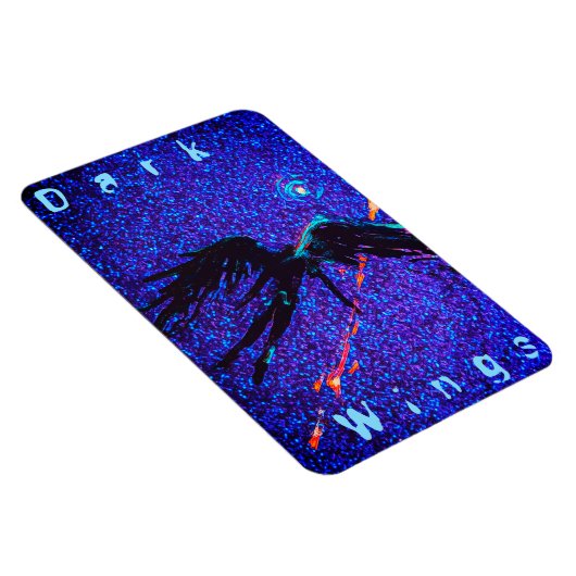 暗い翼のある姿飛んでいるが宇宙の向こうに マグネット (右側)