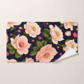 暗い背景にピンクのバラが付いたシームレスなパターン バスタオルセット (ハンドタオル)