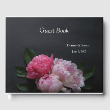 暗い背景にピンクの牡丹結婚の