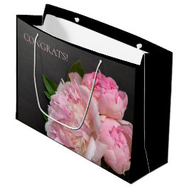暗い背景にピンク色の牡丹 ラージペーパーバッグ