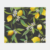 暗い背景にヴィンテージのレモンの果実と花 フリースブランケット (正面(横))