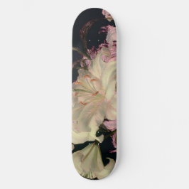 暗い背景に咲く白いユリの花のアート スケートボード