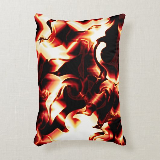 暗い背景に彫られた焚き火 アクセントクッション (正面(垂直))