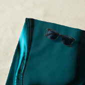 暗い背景に淡いシアンと暗いカーブ。 ビーチタオル (インサイチュ)