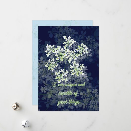 暗い背景に花が付いた確認カード シーズンカード (正面/裏面インサイチュ)