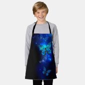 暗い背景のモルフォ・バタフライ エプロン (着用した状態)