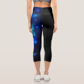 暗い背景のモルフォ・バタフライ カプリレギンス (裏面)