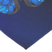 暗い背景のモルフォ・バタフライ ショートテーブルランナー (コーナー)