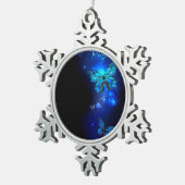 暗い背景のモルフォ・バタフライ スノーフレークピューターオーナメント (右)