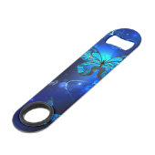 暗い背景のモルフォ・バタフライ スピード栓抜き (正面アングル)