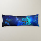 暗い背景のモルフォ・バタフライ ボディピロー (裏面)