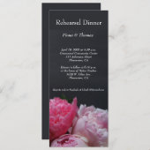 暗い背景のリハーサルにピンクの牡丹 招待状 (正面/裏面)