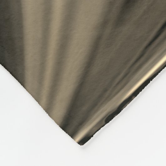 暗い背景の上の金属のセピアの起伏 フリースブランケット (角)