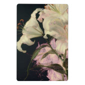 暗い背景の白いユリの花のアート ミニクリップボード (裏面)