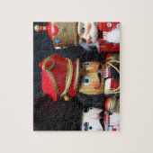 暗い背景の3つのくるみ割り ジグソーパズル (縦)