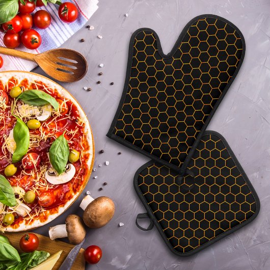 暗い背景を持つ上品なハニカムパターン 鍋つかみ&鍋敷きセット