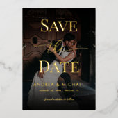 暗い色あせた写真エレガントな結婚式の日付を保存 箔招待状 (正面)