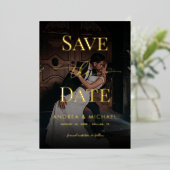 暗い色あせた写真エレガントな結婚式の日付を保存 箔招待状 (立ち正面)