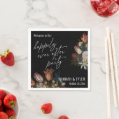 暗い花模様がパーティー歓迎の後ずっと幸せに スタンダードカクテルナプキン (インサイチュ)