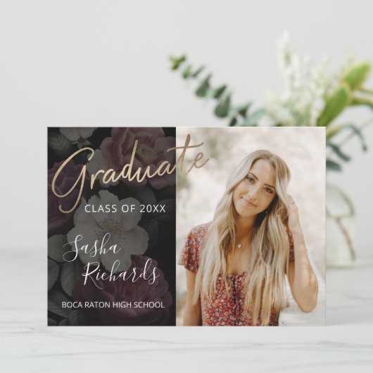 暗い花模様モダンの卒業発表 案内状 (スタンド正面)