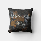 暗い葉海にオークの木やドングリ クッション (正面)