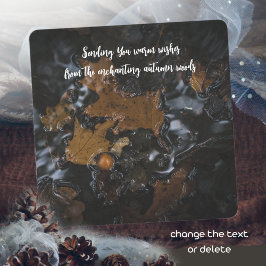 暗い葉海にオークの木やドングリ シーズンカード