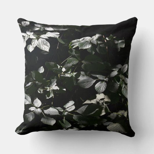 暗い葉 クッション (正面)