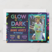 暗い誕生日のネオンペンキのパーティーの写真の白熱 招待状 (正面)